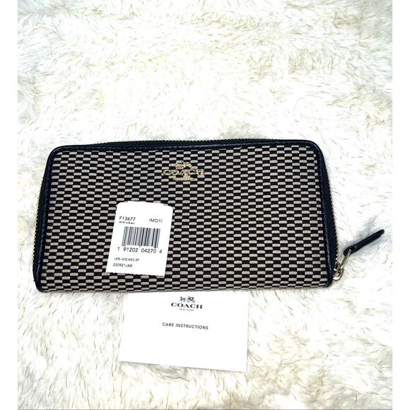 🔥🎁NWT! Coach Accordion Zip Arround Wallet Legacy Jacquard F13677 Msrp:$225.00 - Picture 2 of 5